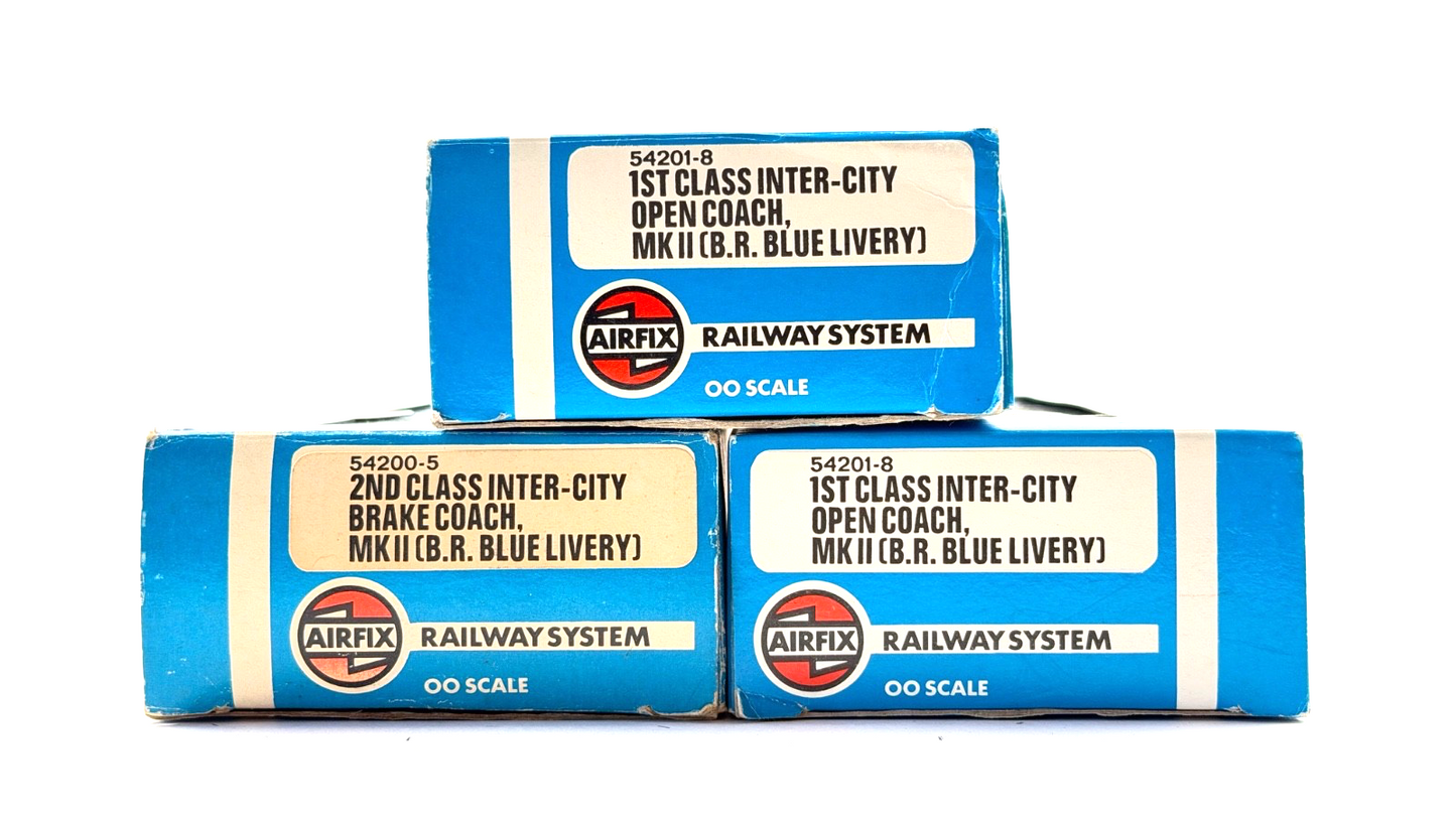 AIRFIX 00 GAUGE - RAKE OF 3 BR BLUE GREY MK2 INTERCITY PASSENGER COACHES BOXED 1