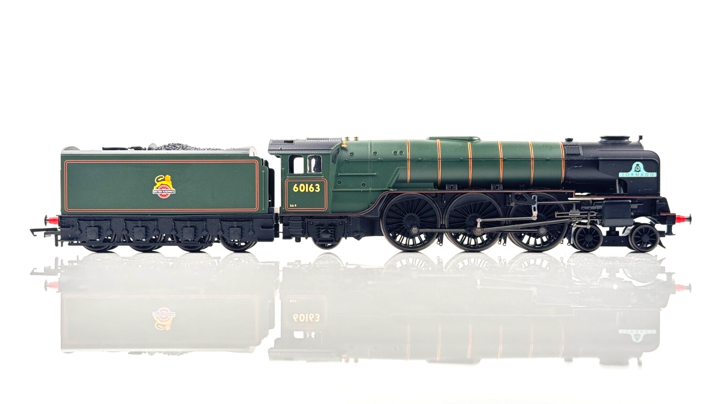 HORNBY 00 GAUGE - R1225 - BR GREEN ***TORNADO & TWO PULLMAN COACHES ONLY***