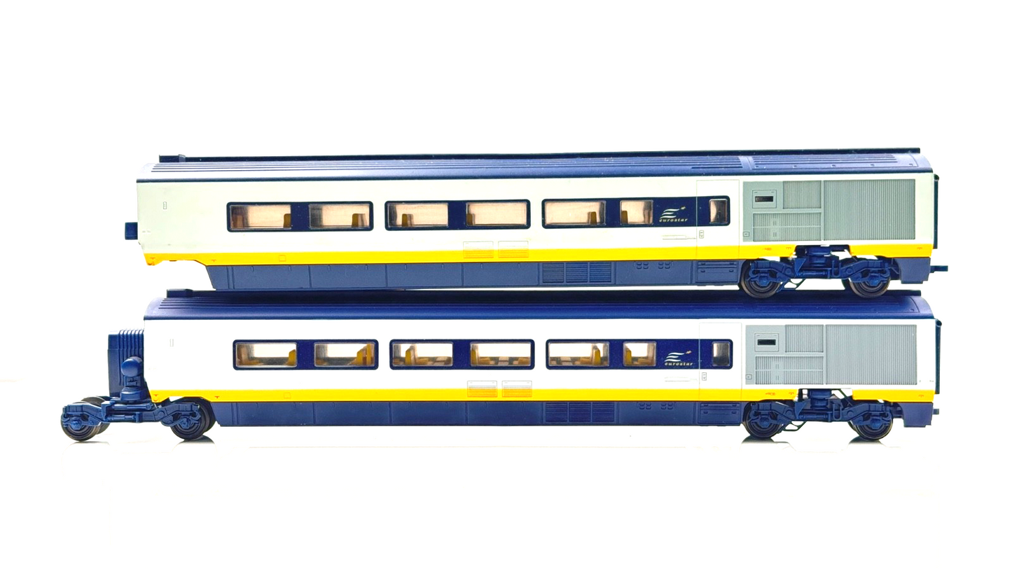 HORNBY 00 GAUGE - EUROSTAR PASSENGER COACHES NUMBERED 3219 & 3220 - UNBOXED