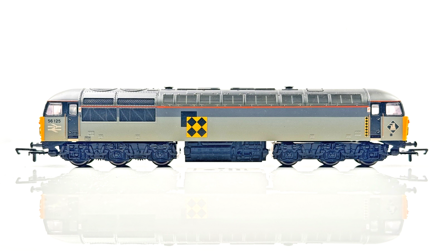 HORNBY 00 GAUGE - R2477B - CLASS 56 DIESEL 56125 TRANSRAIL RAILFREIGHT GREY (W)