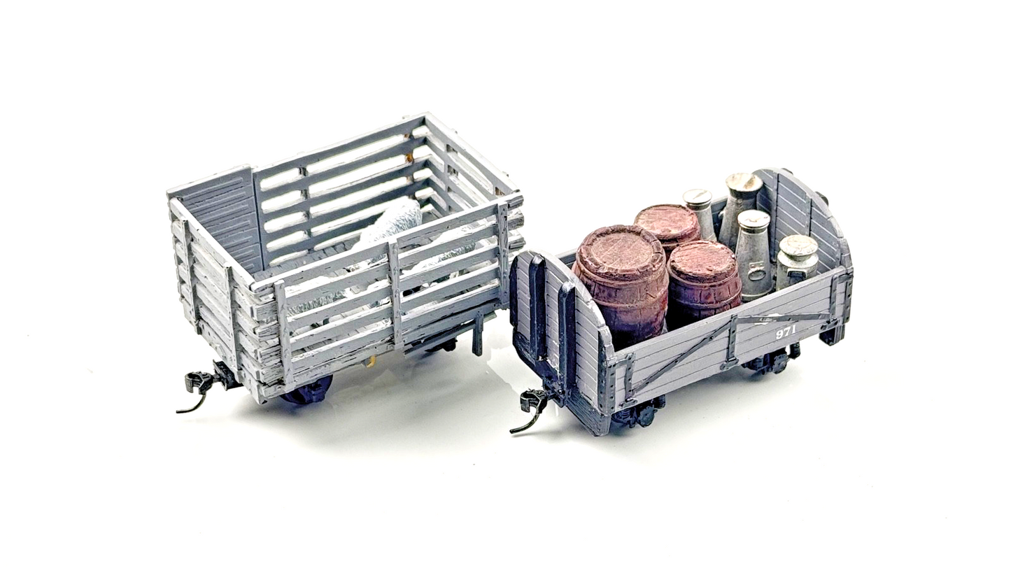 KIT BUILT/O-16.5 NG7 NARROW GAUGE - PAIR OF WAGONS WITH SHEEP & CHURNS - UB