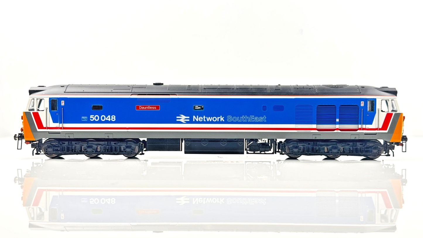 HORNBY 00 GAUGE - R2793 - CLASS 50 NETWORK SOUTHEAST 50048 DAUNTLESS NOT PERFECT