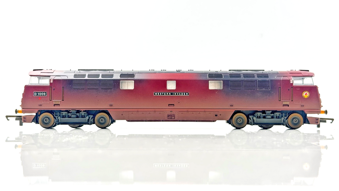 HORNBY 00 GAUGE - R2475 - CLASS 52 DIESEL D1009 BR MAROON 'WESTERN INVADER'