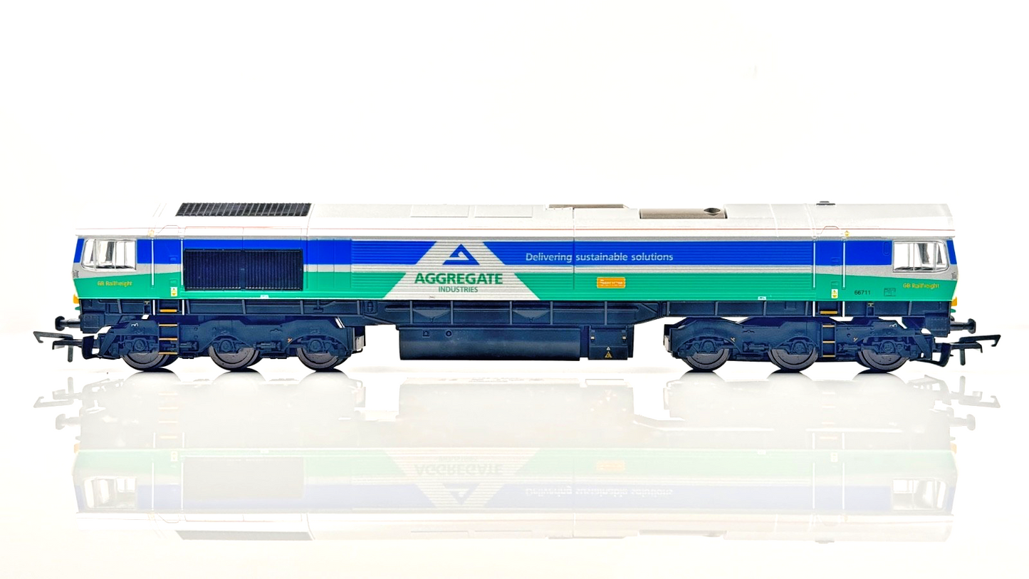 HORNBY 00 GAUGE - R30428 - CLASS 66 DIESEL 66711 AGGREGATE INDUSTRIES SENCE