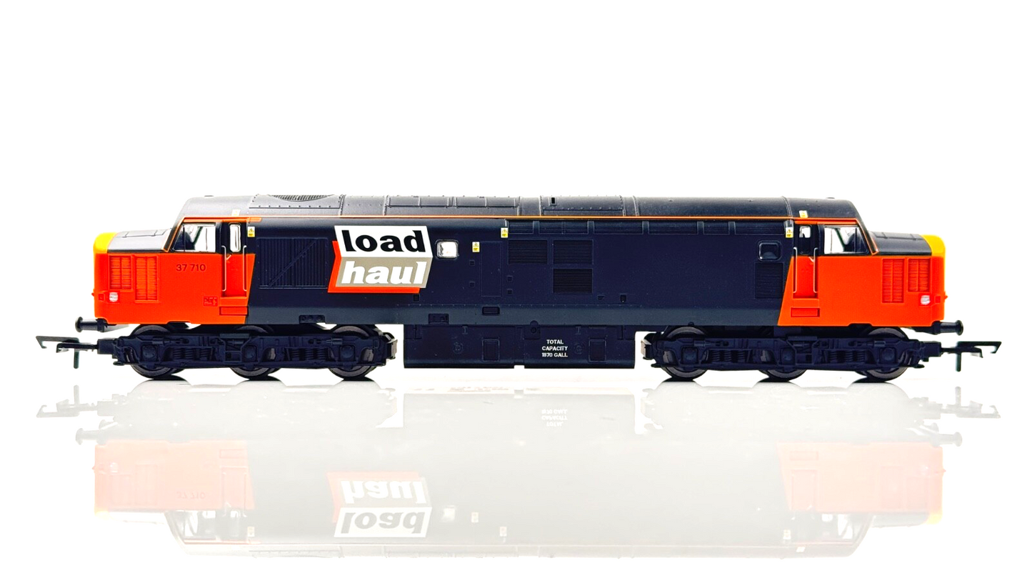 HORNBY 00 GAUGE - R30188 - CLASS 37 DIESEL 37710 LOADHAUL ORANGE BLACK - BOXED