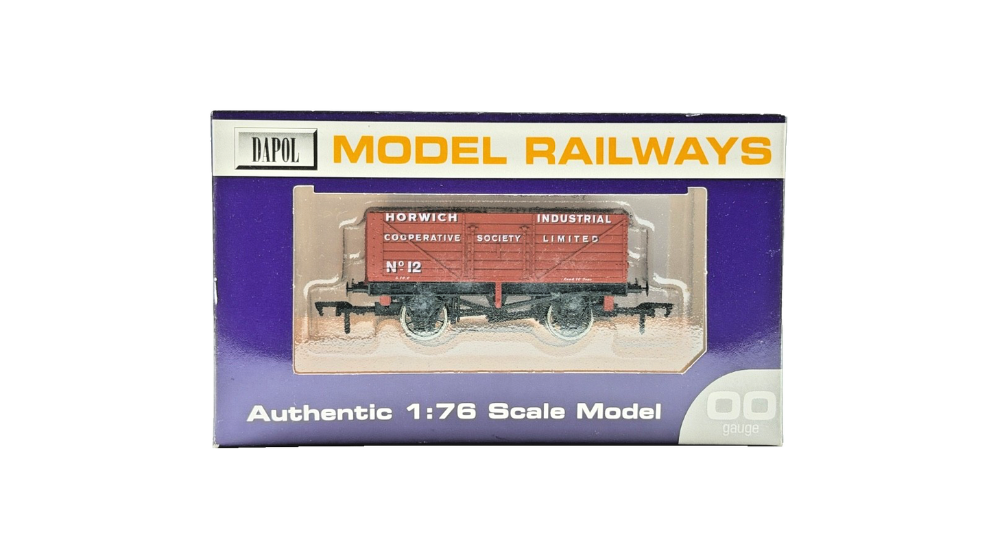 DAPOL 00 GAUGE - HORWICH INDUSTRIAL COOPERATIVE SOCIETY WAGON (LIMITED EDITION)