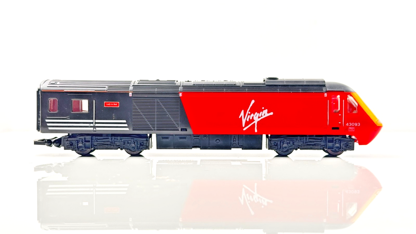 HORNBY 00 GAUGE - VIRGIN TRAINS MAIDEN VOYAGER LADY IN RED 4 CAR HST - UNBOXED