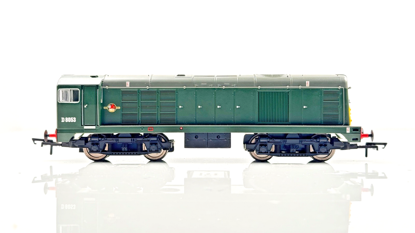 HORNBY 00 GAUGE - R2762 - CLASS 20 DIESEL D8053 BR GREEN - BOXED