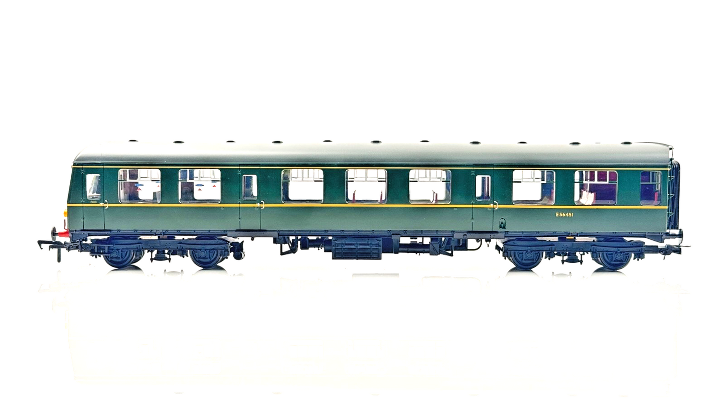 BACHMANN 00 GAUGE - 31-327 - CLASS 105 TWO CAR DMU BR GREEN W/HALF YELLOW ENDS