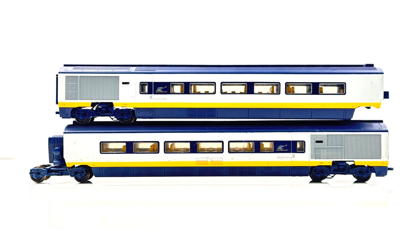 HORNBY 00 GAUGE - EUROSTAR PASSENGER COACHES NUMBERED 3219 & 3220 - UNBOXED #3