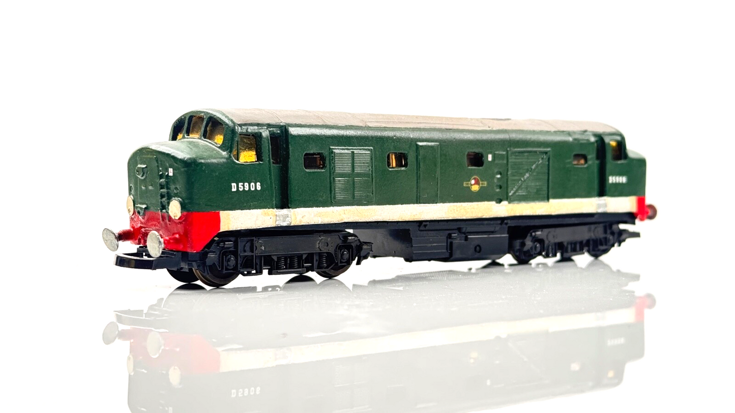 LIMA 00 GAUGE - CLASS 23 BABY DELTIC HYBRID REPAINTED MODEL - UNBOXED