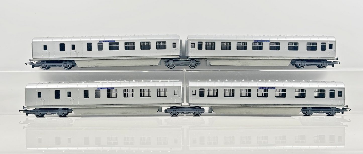 HORNBY 00 GAUGE - CUSTOM REFINISHED LNER SILVER JUBILEE ARTICULATED COACHES X 4