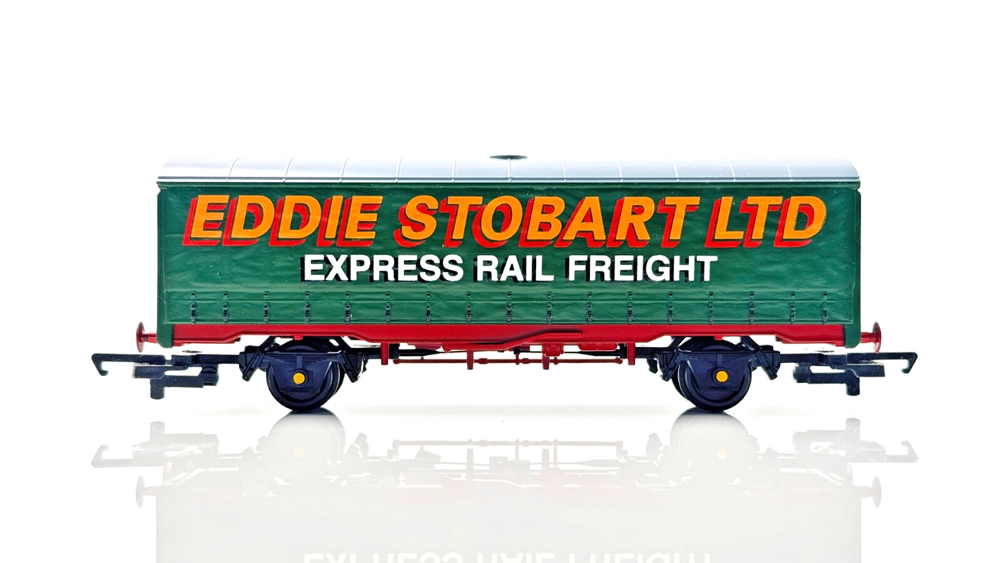 HORNBY 00 GAUGE - R6101 - CURTAIN SIDED VAN EDDIE STOBART EXPRESS RAIL FREIGHT