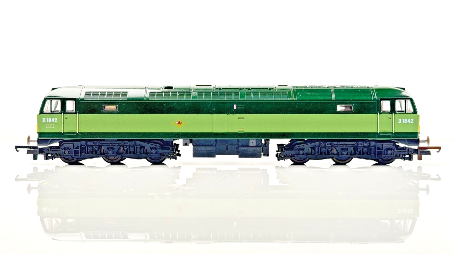 LIMA 00 GAUGE - 205219A - CLASS 47 DIESEL D1842 BR TWO TONE GREEN - BOXED