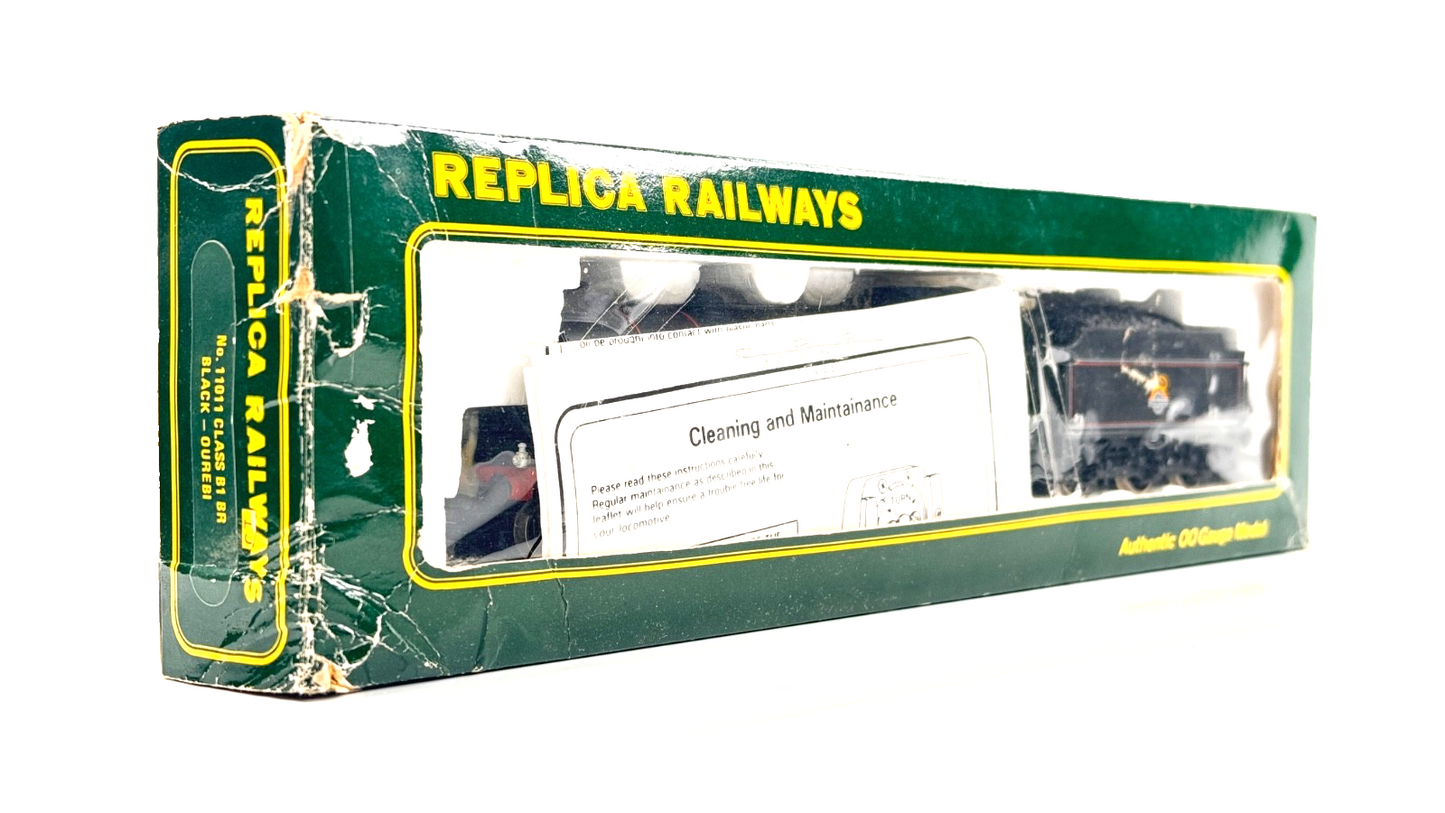REPLICA RAILWAYS 00 GAUGE - 11011 - CLASS B1 BR BLACK LOCOMOTIVE OUREBI 61026