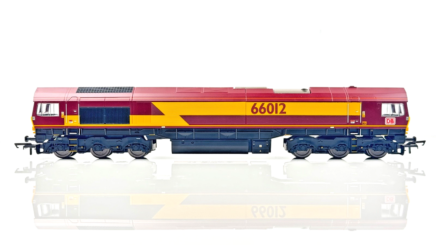 HORNBY 00 GAUGE - R30370 - CLASS 66 DIESEL 66012 DB EX-EWS LIVERY - BOXED