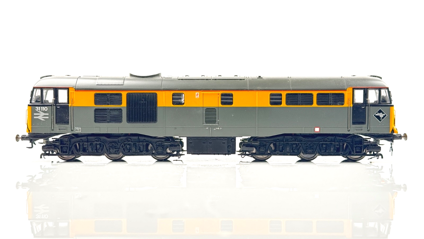 HORNBY 00 GAUGE - R2421 - CLASS 31 DIESEL 31110 DUTCH - MAZAK ROT SPARES