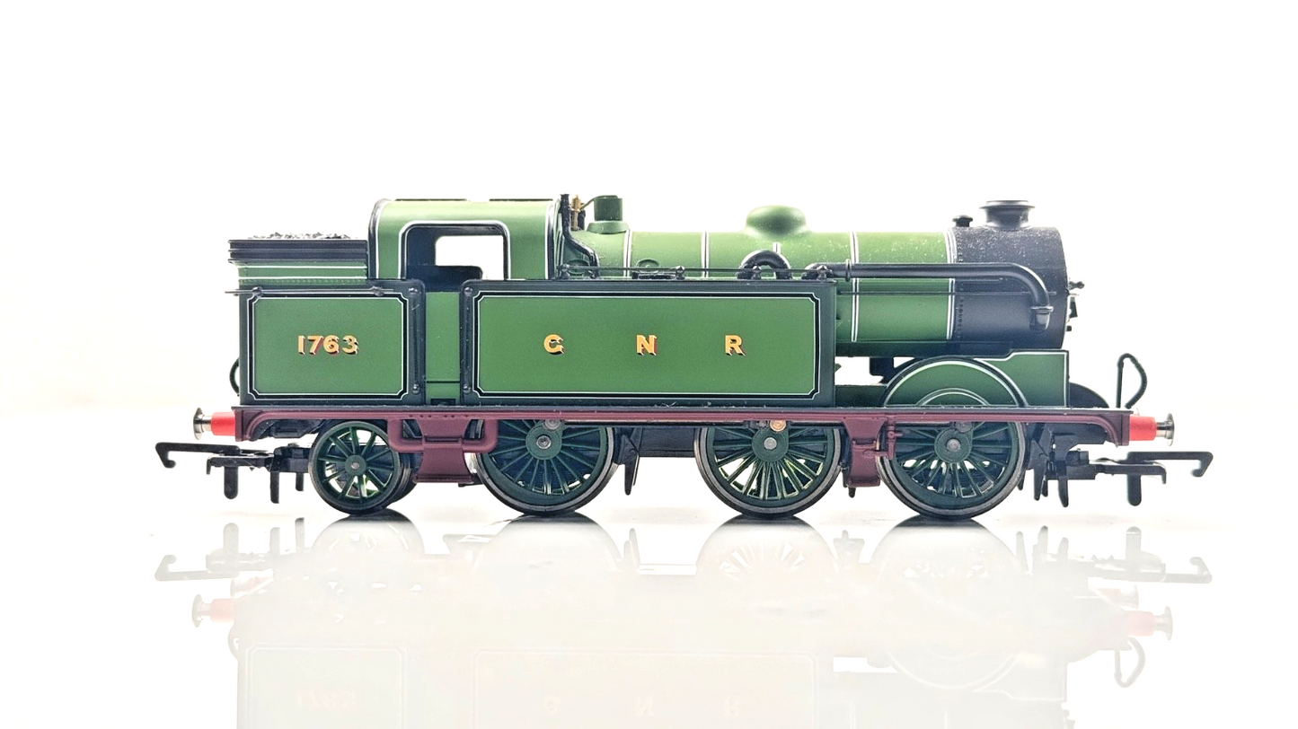 HORNBY 00 GAUGE - R2214A - GNR GREEN 0-6-2T TANK LOCOMOTIVE 1763 - BOXED