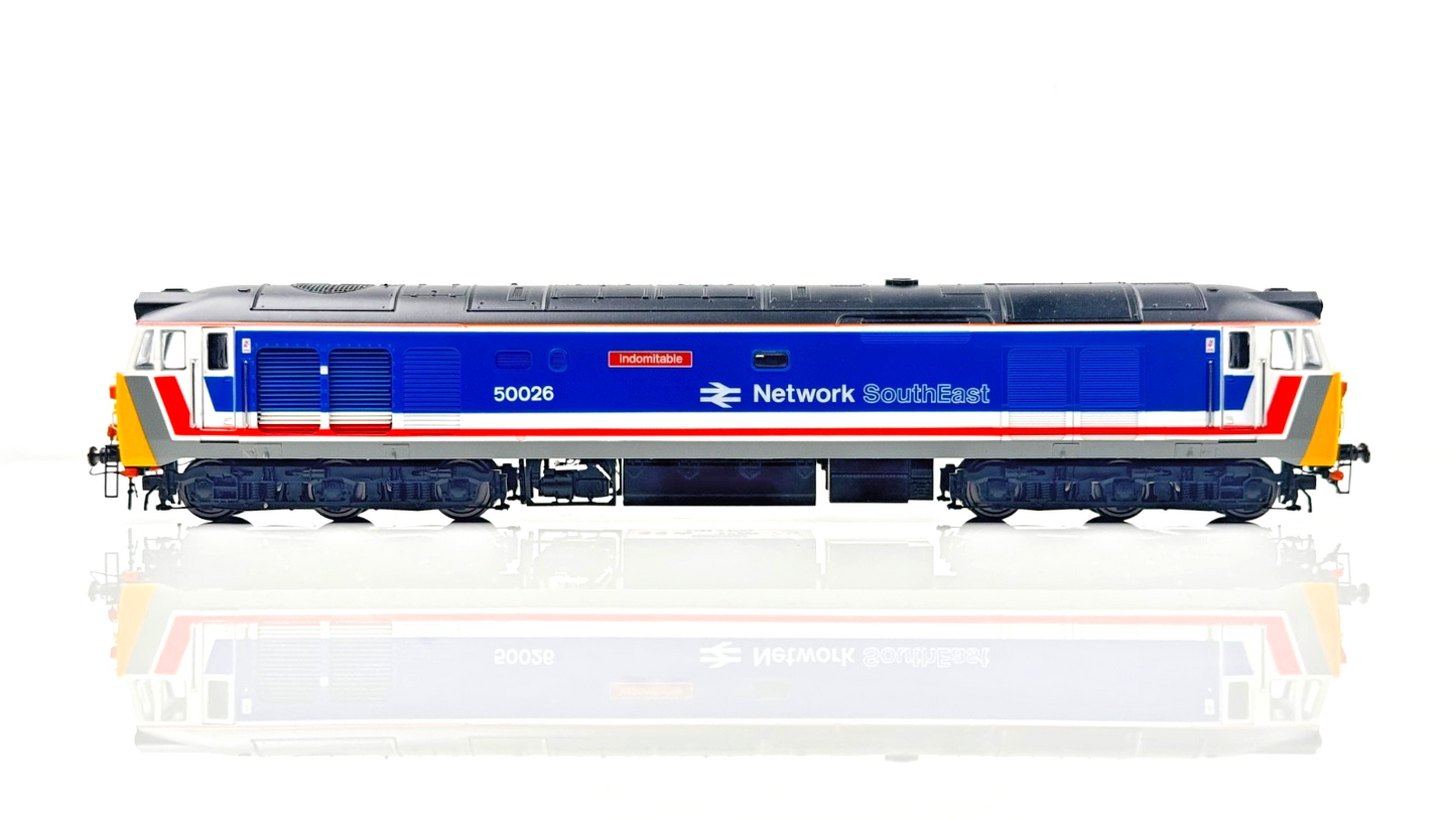 HORNBY 00 GAUGE - R3471 - CLASS 50 DIESEL 50026 NETWORK SOUTHEAST INDOMITABLE