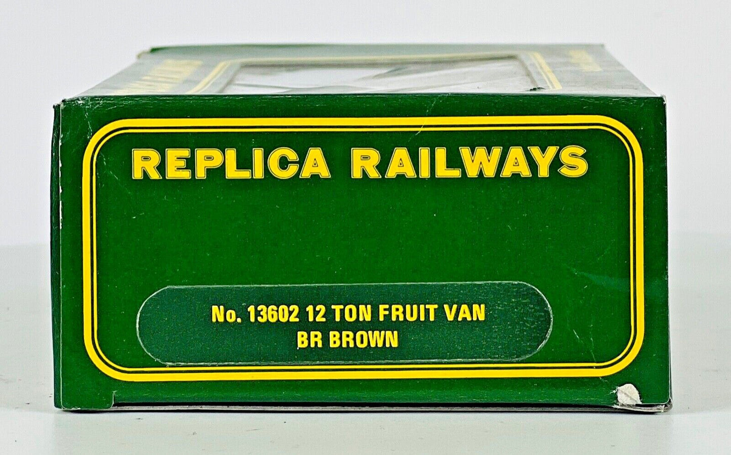 REPLICA RAILWAYS 00 GAUGE - 13602 - '12 TON FRUIT VAN' BR BROWN BOXED
