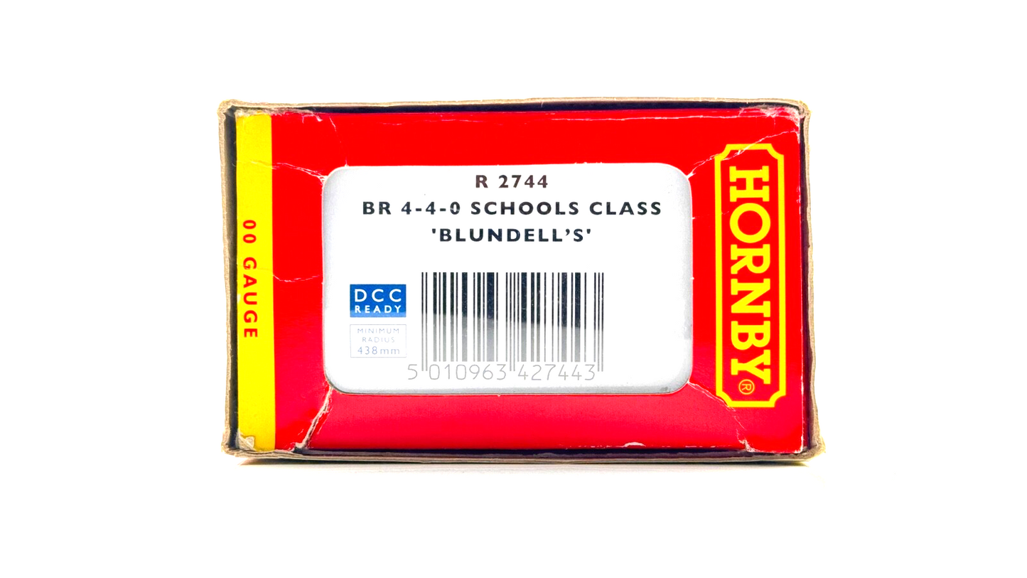 HORNBY 00 GAUGE - R2744 - BR BLACK 4-4-0 SCHOOLS CLASS 30932 'BLUNDELL'S' BOXED