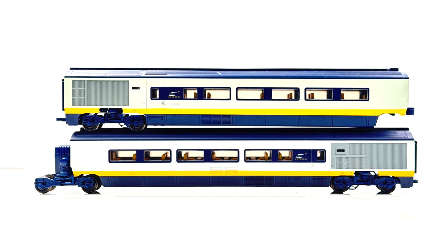 HORNBY 00 GAUGE - EUROSTAR PASSENGER COACHES NUMBERED 3213 & 3219 - UNBOXED