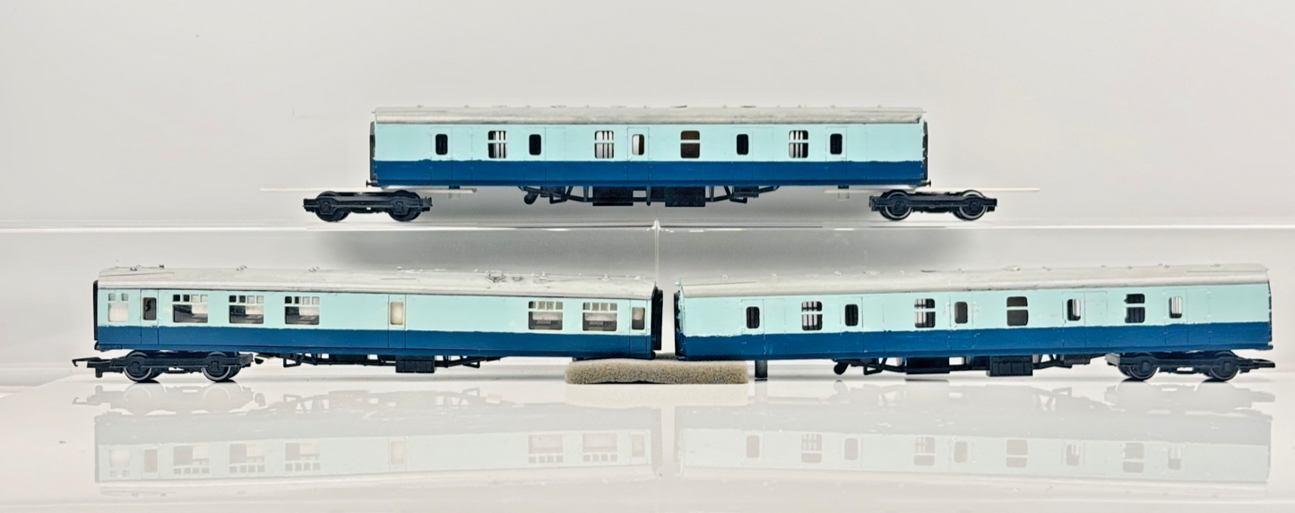 LIMA/TTR 00 GAUGE - CUSTOM REFINISHED LNER CORONATION ARTICULATED COACHES X 3