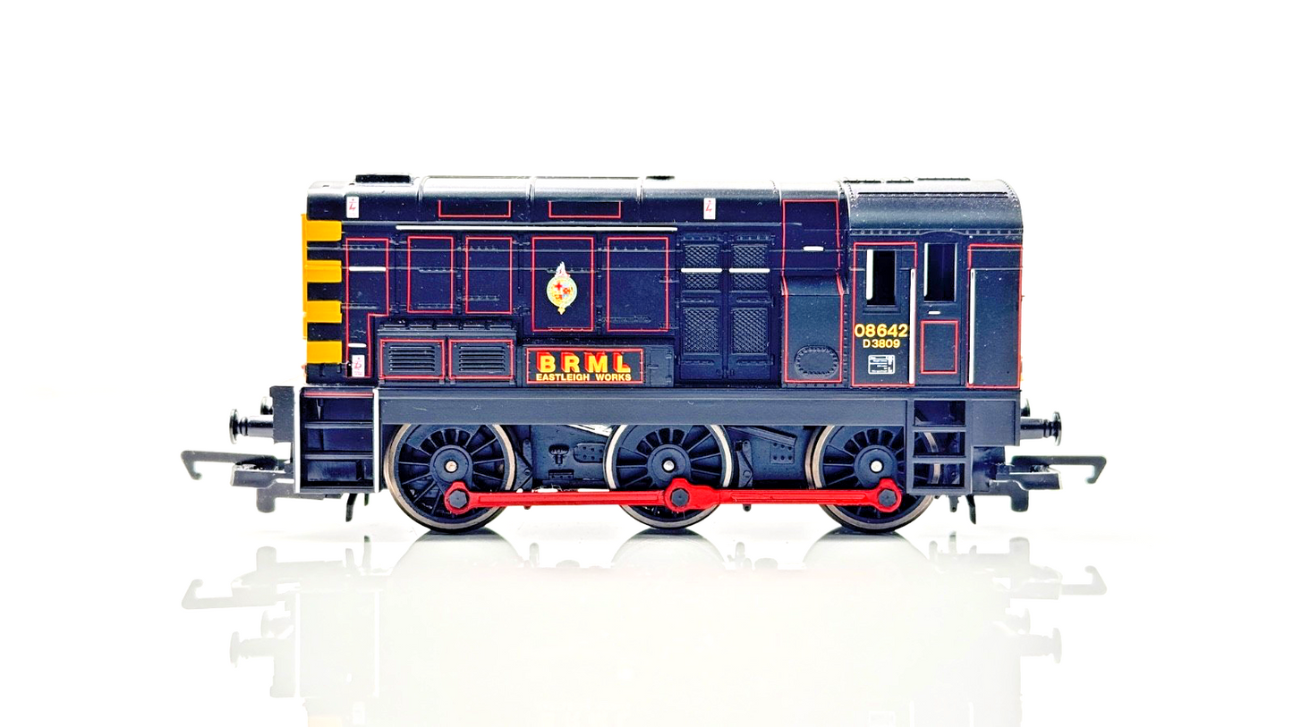 HORNBY 00 GAUGE - R2333 - BRML CLASS 08 DIESEL SHUNTER 08642 EASTLEIGH WORKS