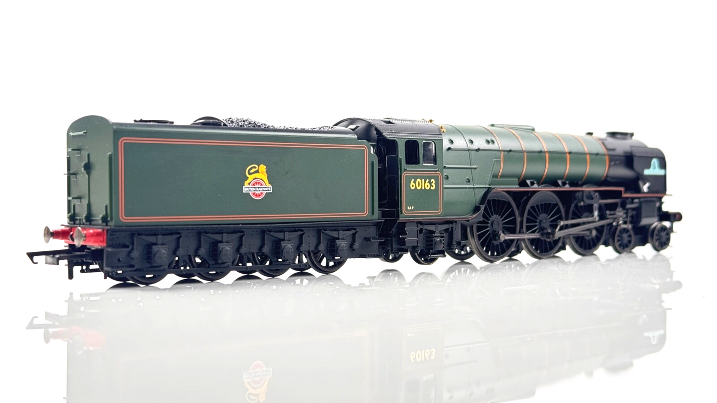 HORNBY 00 GAUGE - R1225 - BR GREEN ***TORNADO & TWO PULLMAN COACHES ONLY***