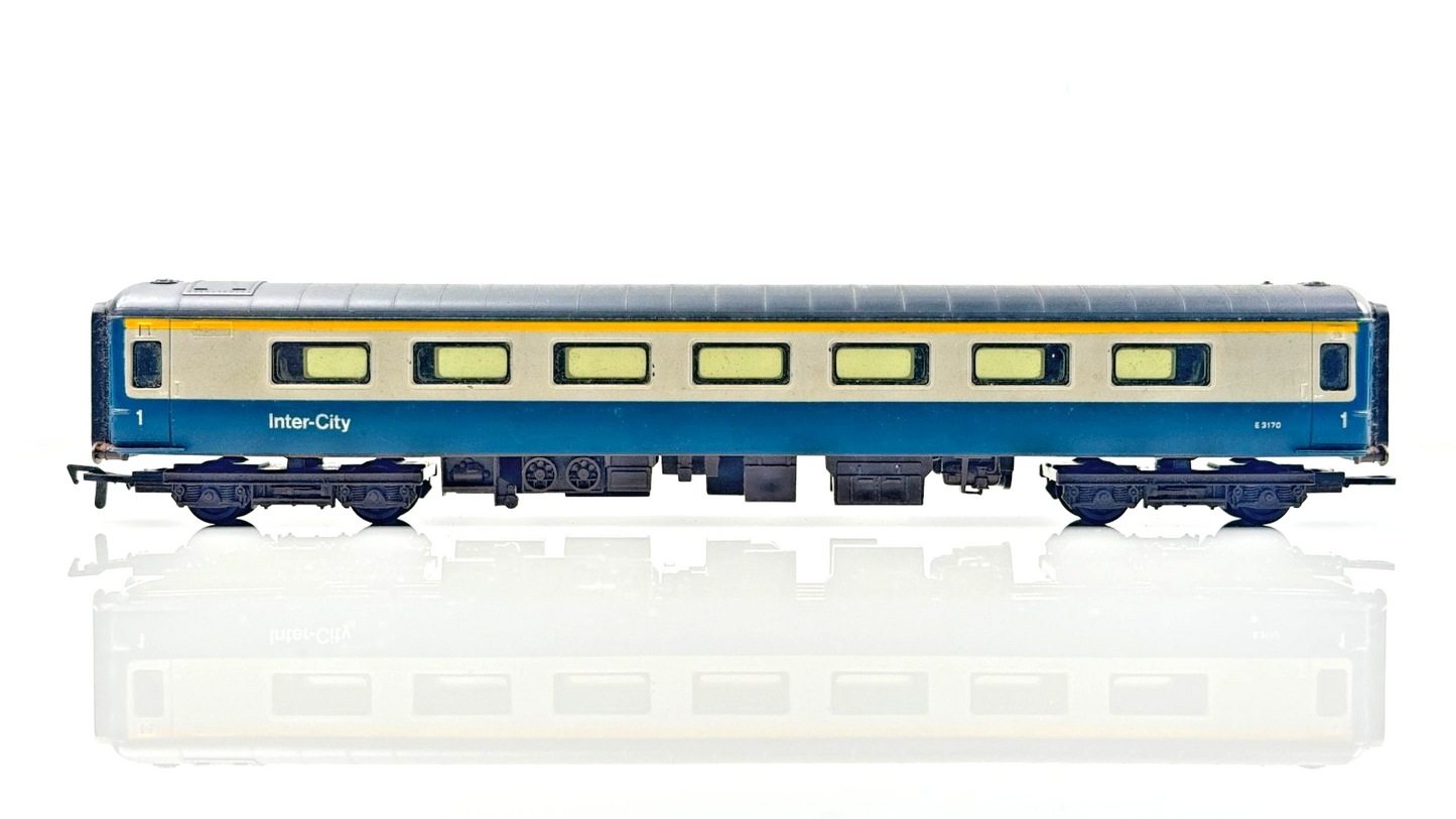 AIRFIX 00 GAUGE - BR BLUE GREY INTERCITY MK2 PASSENGER COACH E3170 - UNBOXED
