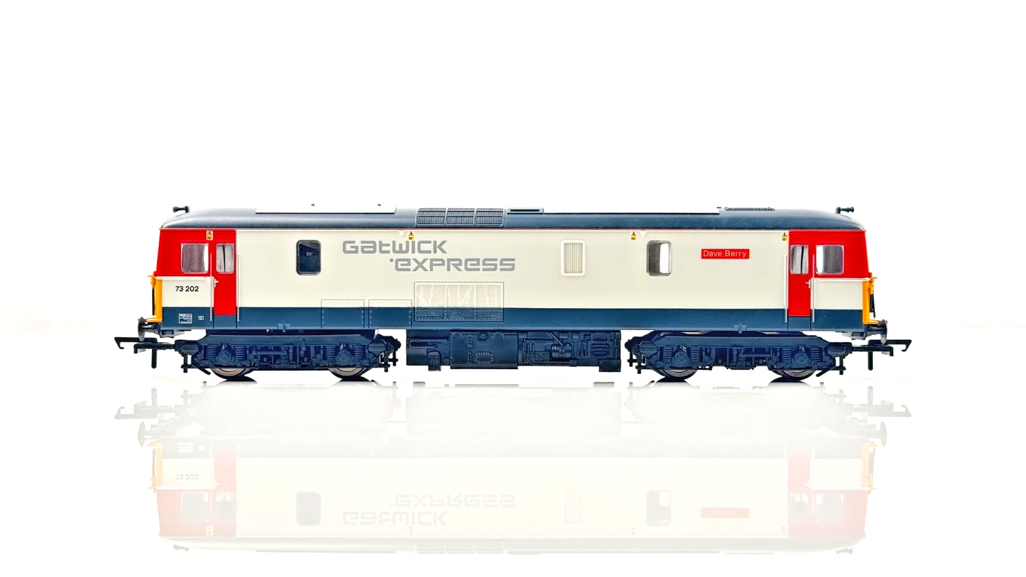 HORNBY 00 GAUGE - R3045 - CLASS 73 LOCOMOTIVE GATWICK EXPRESS DAVE BERRY 73202