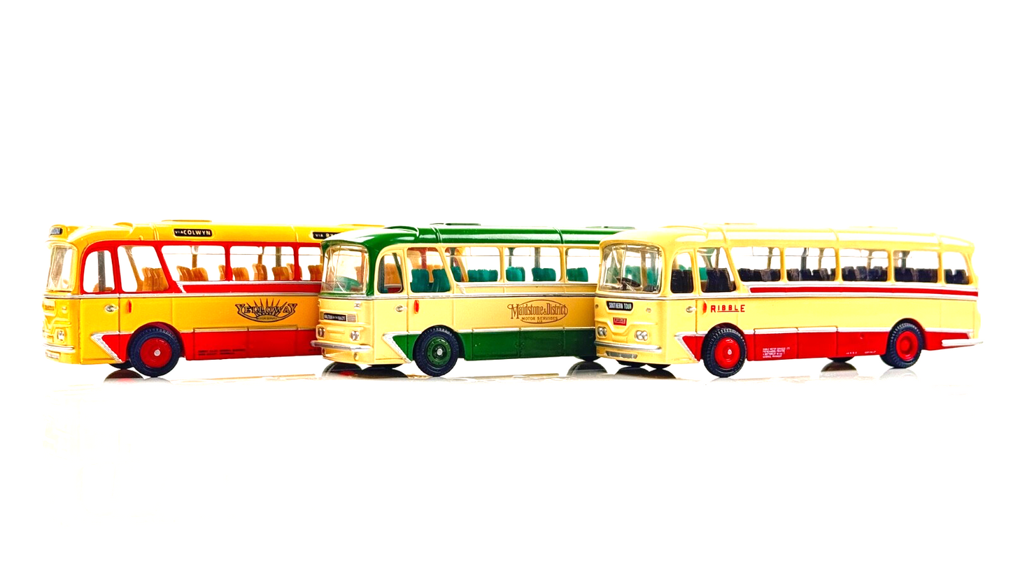 EFE/EQUIVALENT 1/76 SCALE - 3 X ASSORTED HARRINGTON CAVALIER COACHES UNBOXED #2