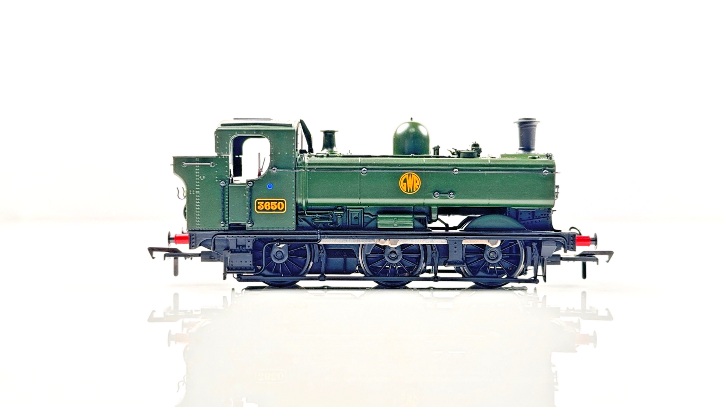 BACHMANN 00 GAUGE - 32-198 - GWR 8750 TANK 3650 GWR GREEN (SHIRTBUTTON) BOXED