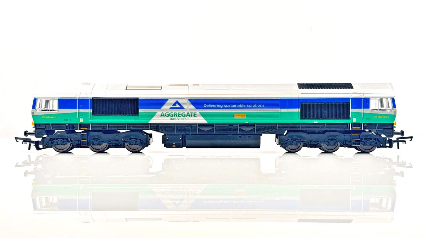 HORNBY 00 GAUGE - R30428 - CLASS 66 DIESEL 66711 AGGREGATE INDUSTRIES SENCE