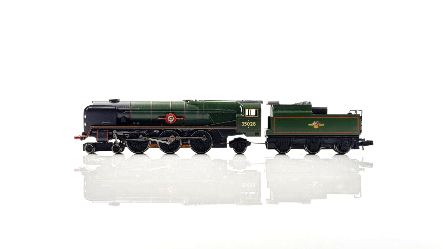 GRAHAM FARISH N GAUGE - 372-302 - MERCHANT NAVY 35028 BR GREEN 'CLAN LINE'