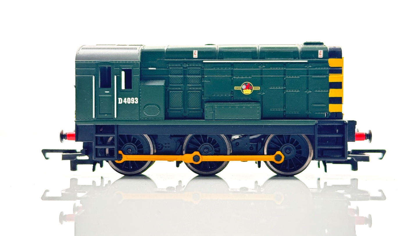 HORNBY 00 GAUGE - R1075 - CLASS 08 DIESEL SHUNTER GREEN D4093 DCC SPARES REPAIR