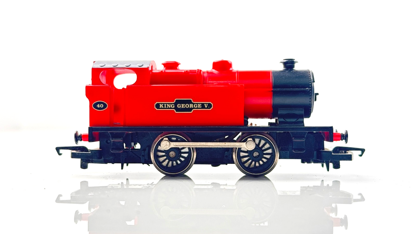 HORNBY 00 GAUGE - KING GEORGE V 0-4-0 INDUSTRIAL TANK LOCOMOTIVE NO.40 - UNBOXED