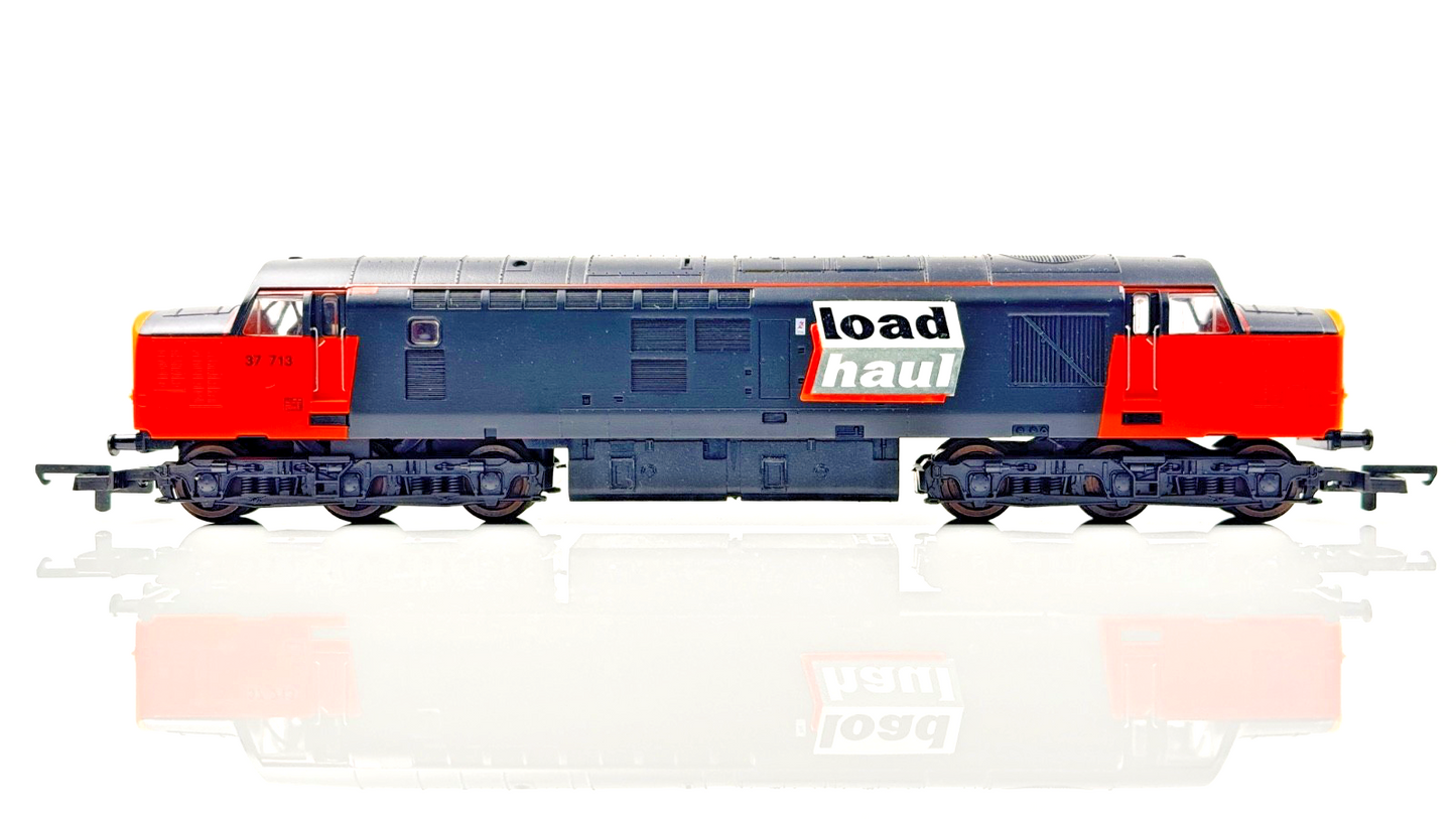 LIMA 00 GAUGE - 204856 - CLASS 37 DIESEL 37713 LOADHAUL ORANGE/BLACK - BOXED