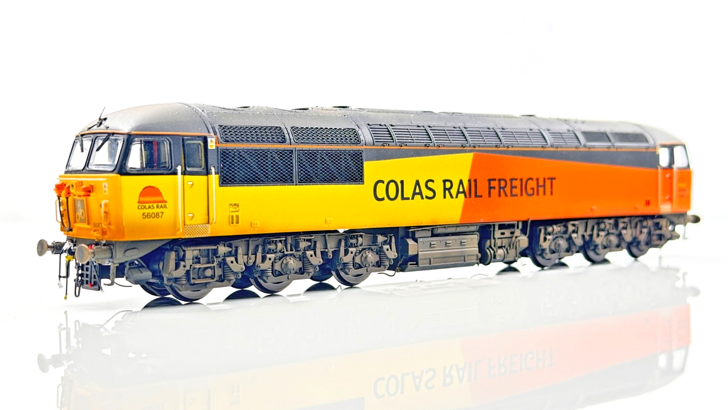 HORNBY 00 GAUGE - R3265 - CLASS 56 DIESEL 56087 COLAS RAIL FREIGHT WEATHERED