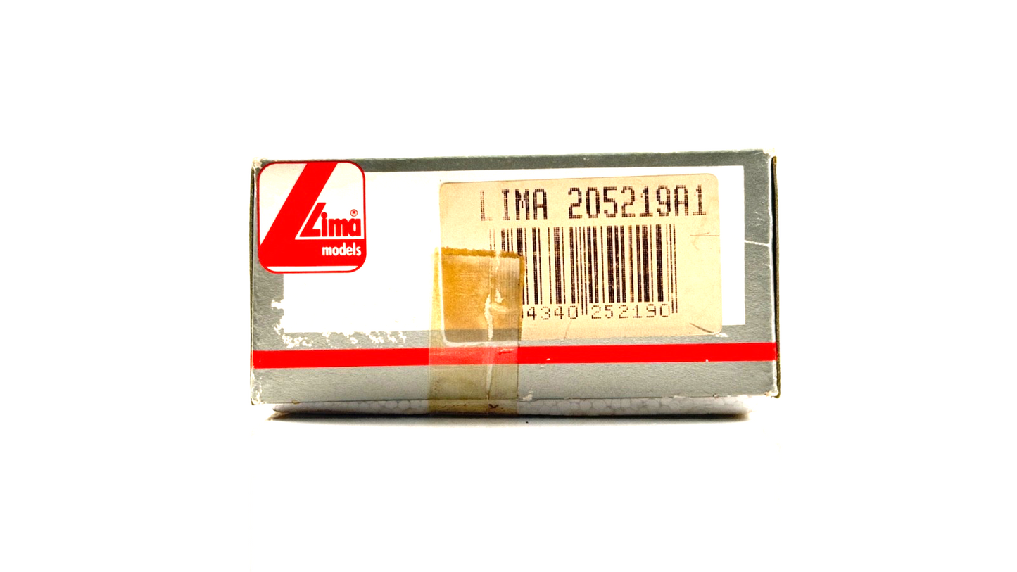 LIMA 00 GAUGE - 205219A - CLASS 47 DIESEL D1842 BR TWO TONE GREEN - BOXED