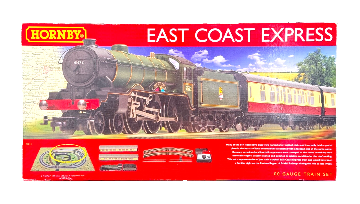 HORNBY 00 GAUGE - R1214 - BR GREEN ***WEST HAM UNITED/ONE CRIMSON COACH ONLY***