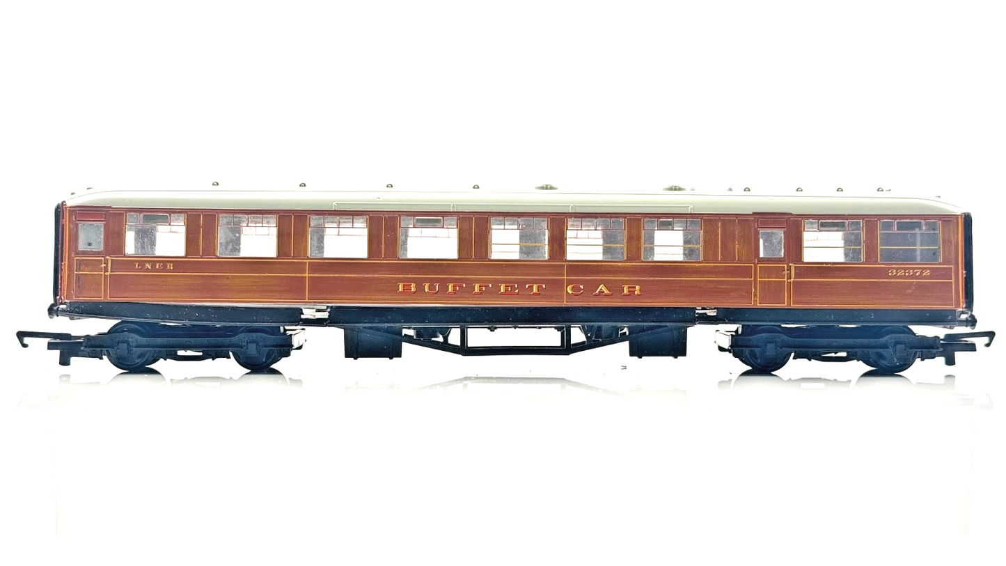 HORNBY 00 GAUGE - REFINISHED LNER TEAK GRESLEY BUFFET CAR 32372 - UNBOXED
