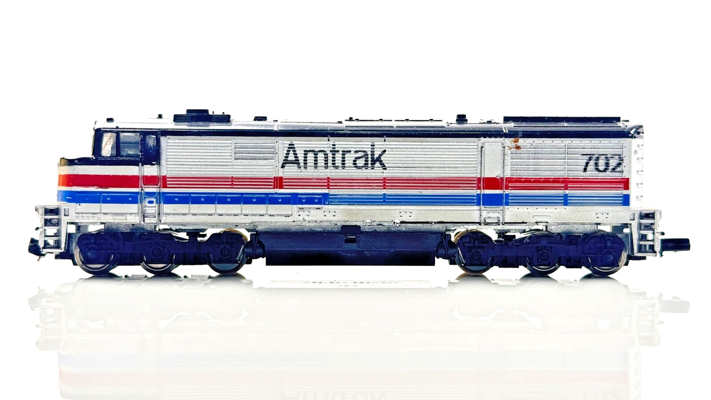 TRIX N GAUGE - AMTRAK DIESEL LOCOMOTIVE NO.702 - UNBOXED