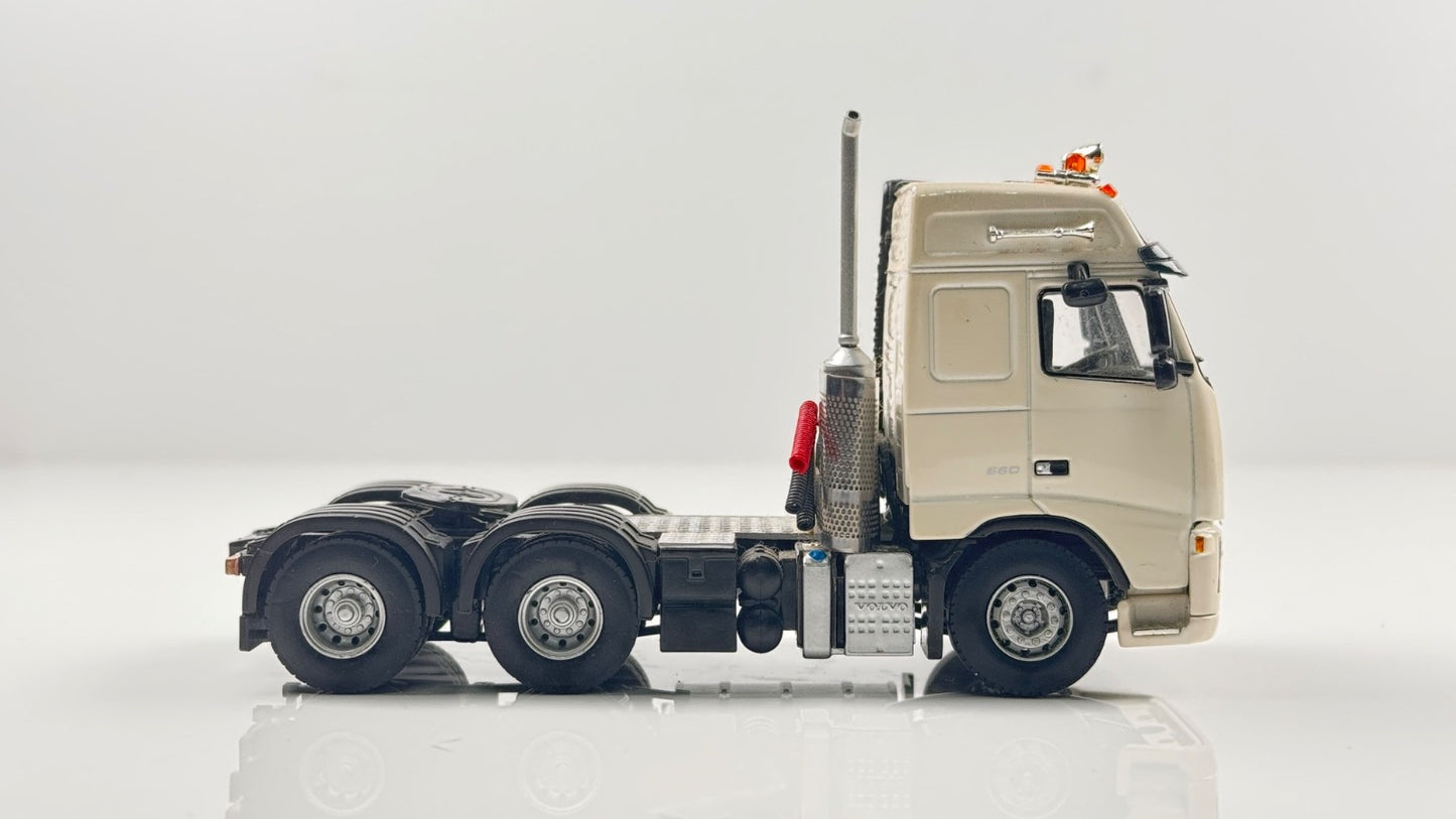 WSI 1/50 SCALE - 9126 - VOLVO FH GLOBE 6X4 WHITE TRACTOR UNIT BOXED