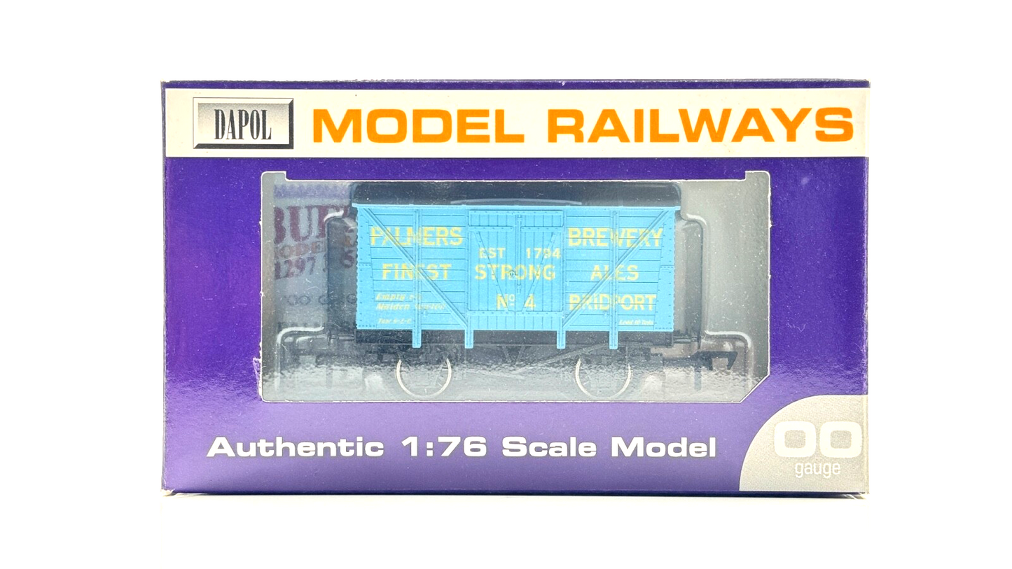 DAPOL 00 GAUGE - PALMERS BREWERY BRIDPORT VENT VAN NO.4 STRONG ALES (LIMITED ED)
