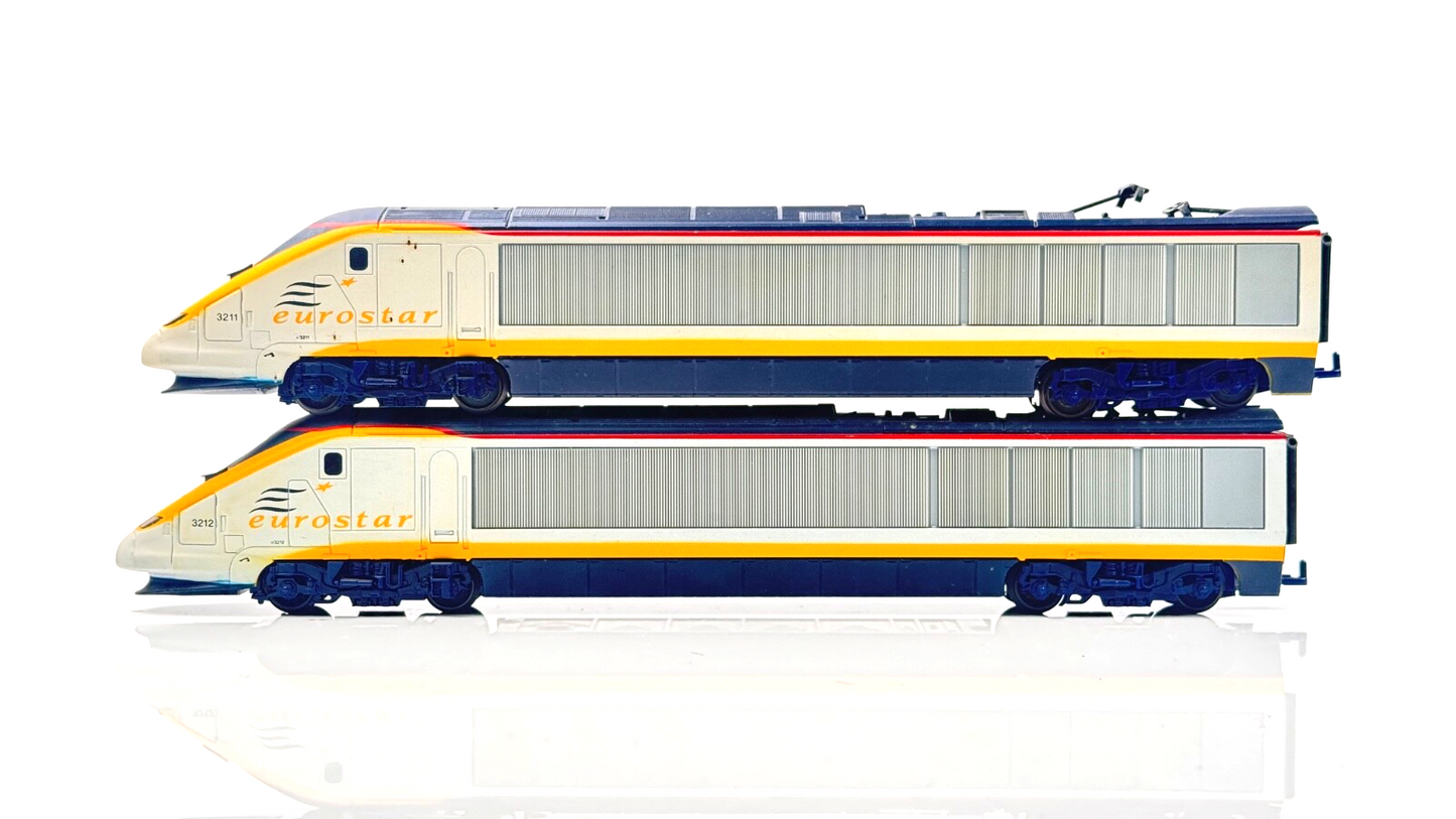 HORNBY HO/00 GAUGE - R647 - EUROSTAR 4 CAR EMU TRAIN SET - BOXED