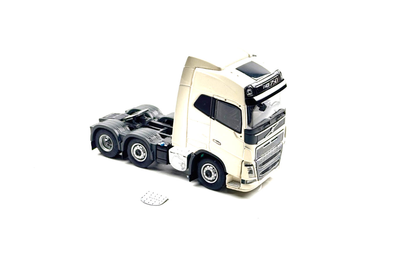TEKNO 1/50 SCALE - 63118 - VOLVO FH16 GLOBE 6X2 WHITE TRACTOR CAB UNIT - BOXED