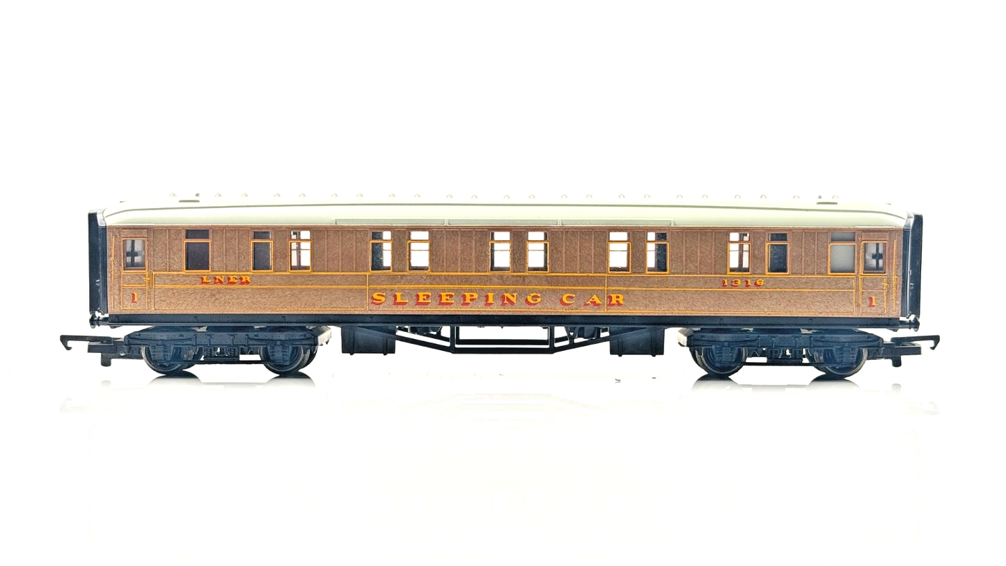HORNBY 00 GAUGE - LNER TEAK GRESLEY PASSENGER COACHES ASSORTED X 3 - UNBOXED #2