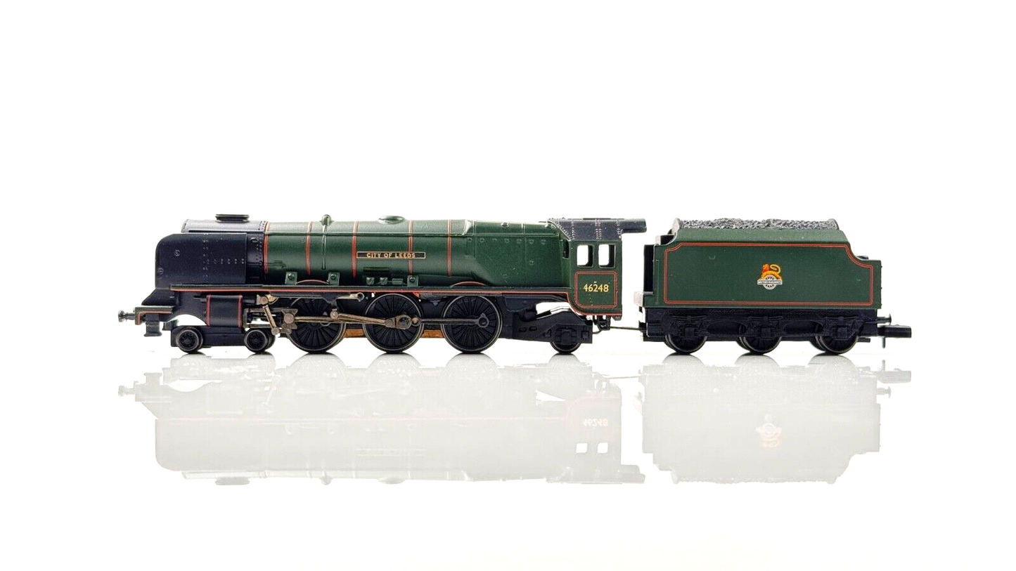 GRAHAM FARISH N GAUGE - 372-179 - 8P 46248 'CITY OF LEEDS' BR GREEN EARLY EMBLEM