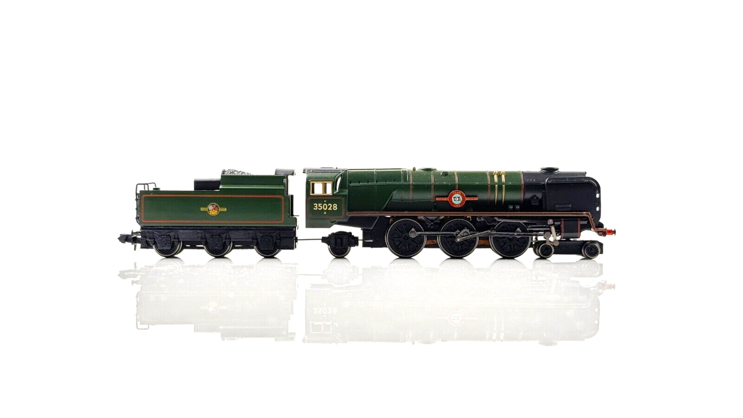 GRAHAM FARISH N GAUGE - 372-302 - MERCHANT NAVY 35028 BR GREEN 'CLAN LINE'